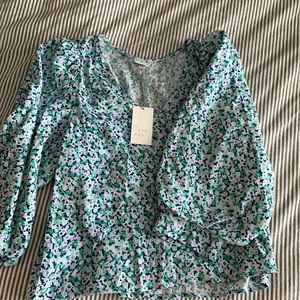 A new day flower bell sleeve blouse